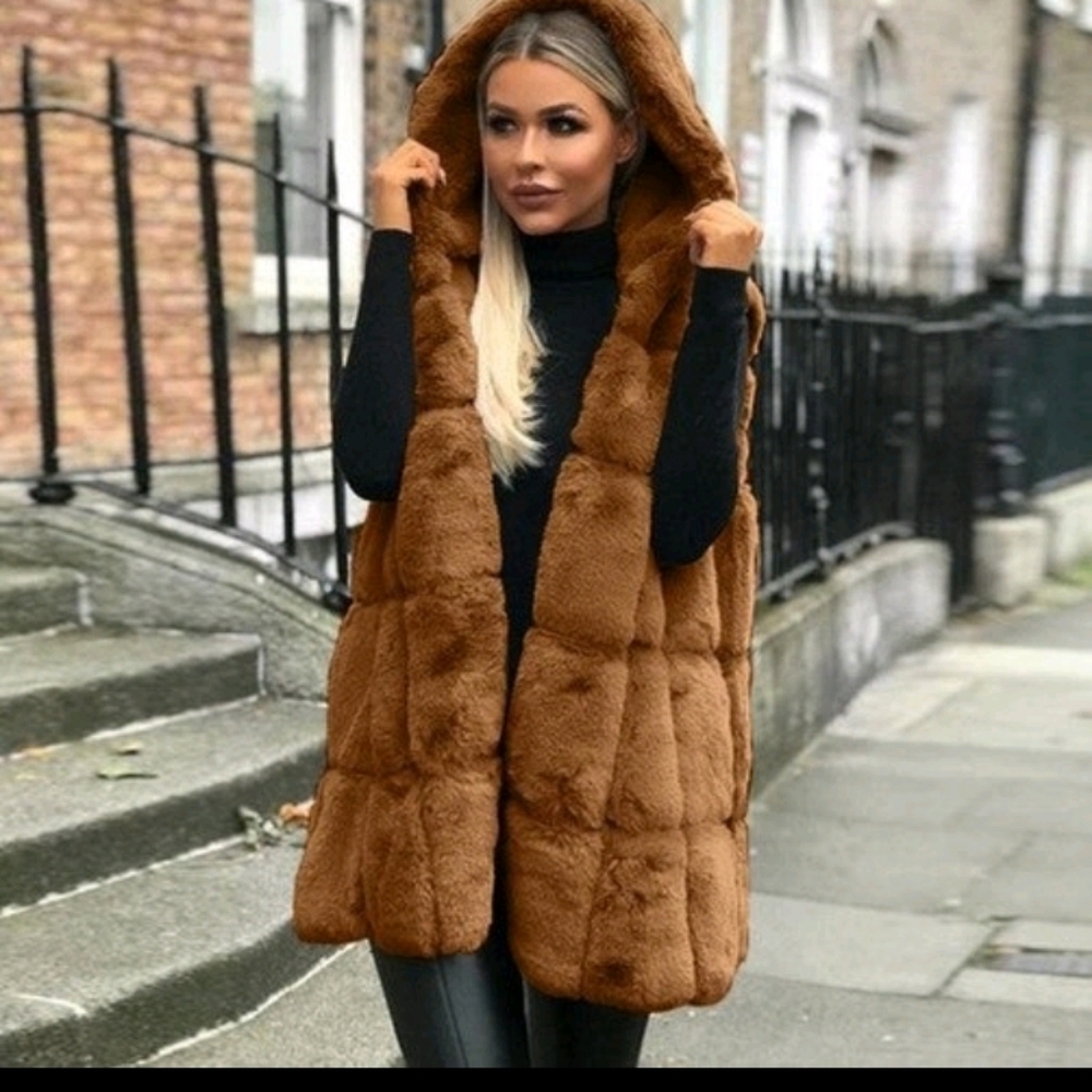 Hooded plush Vest